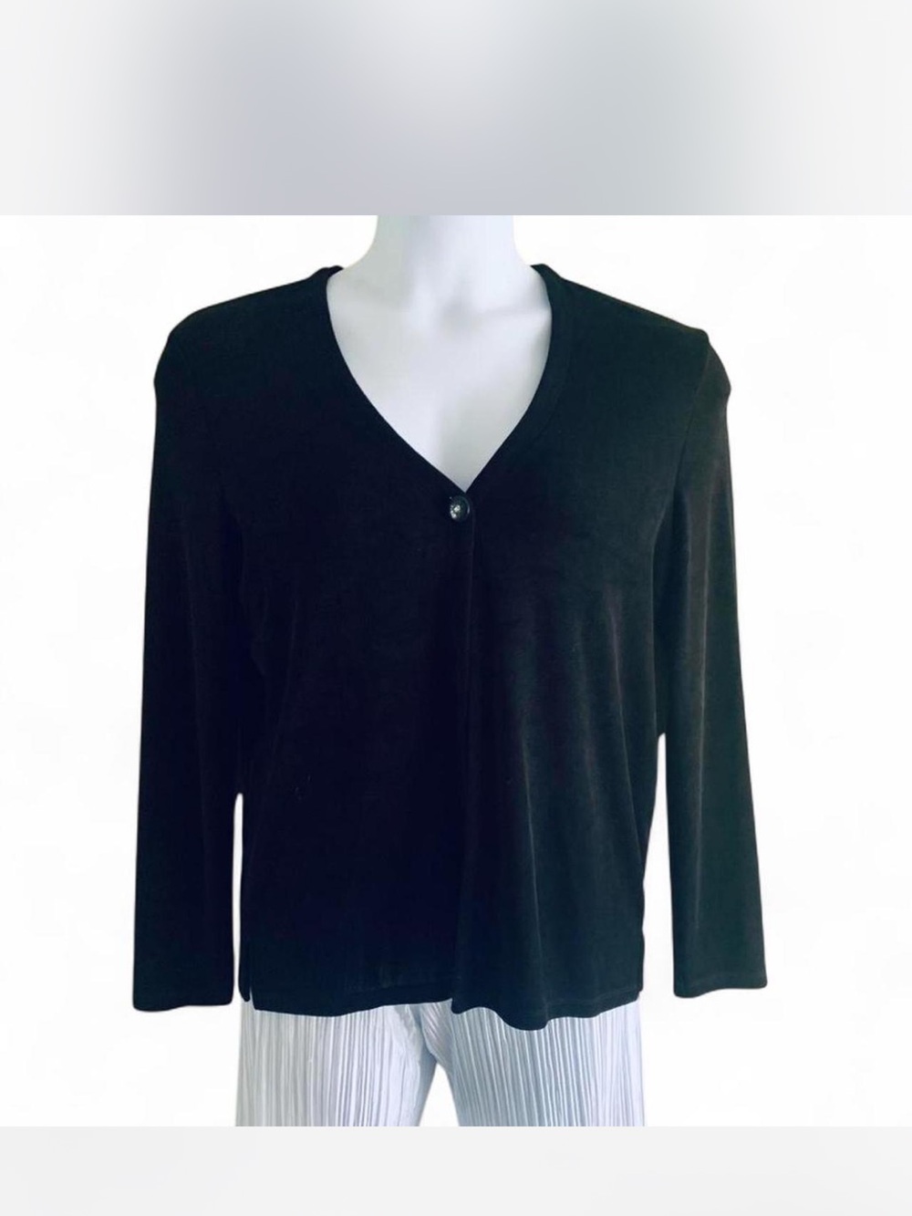 Josephine Chaus Black V-Neck Single-Button Long Sleeve Top size S